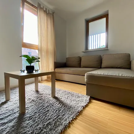 Apartment Quiet Spot In The Center / Torunska Street